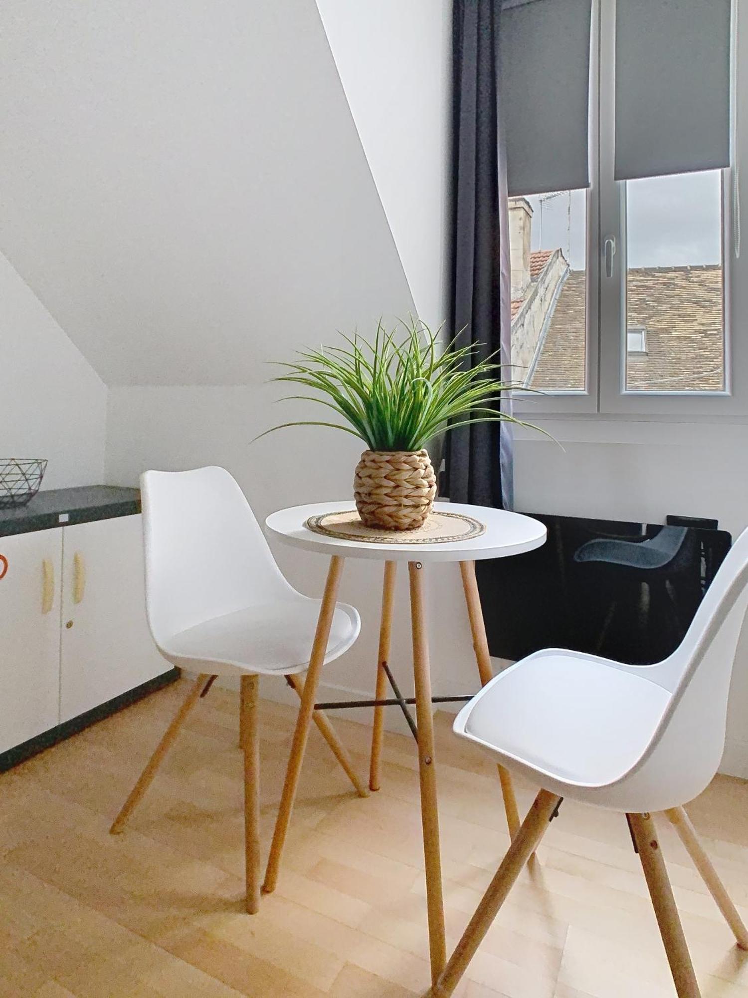 Le Briais Apartment Melun Luaran gambar